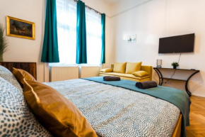Palace Quarter Suite